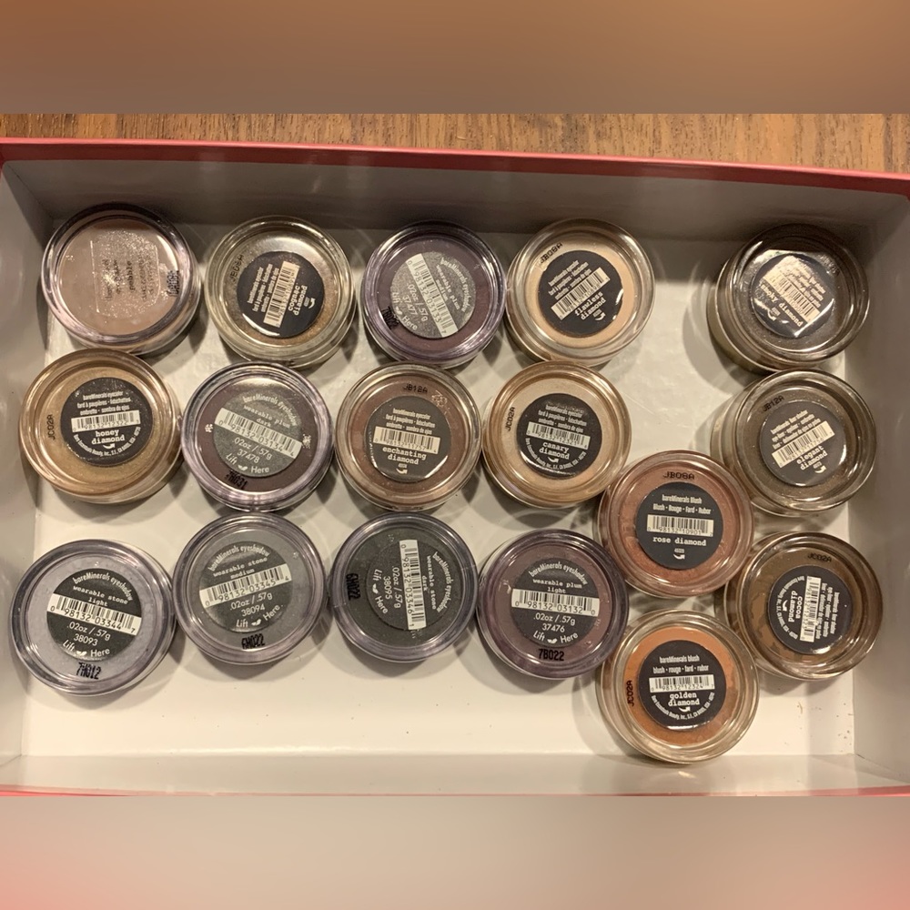 Bate Minerals eyeshadow, liner shadow and blush lot